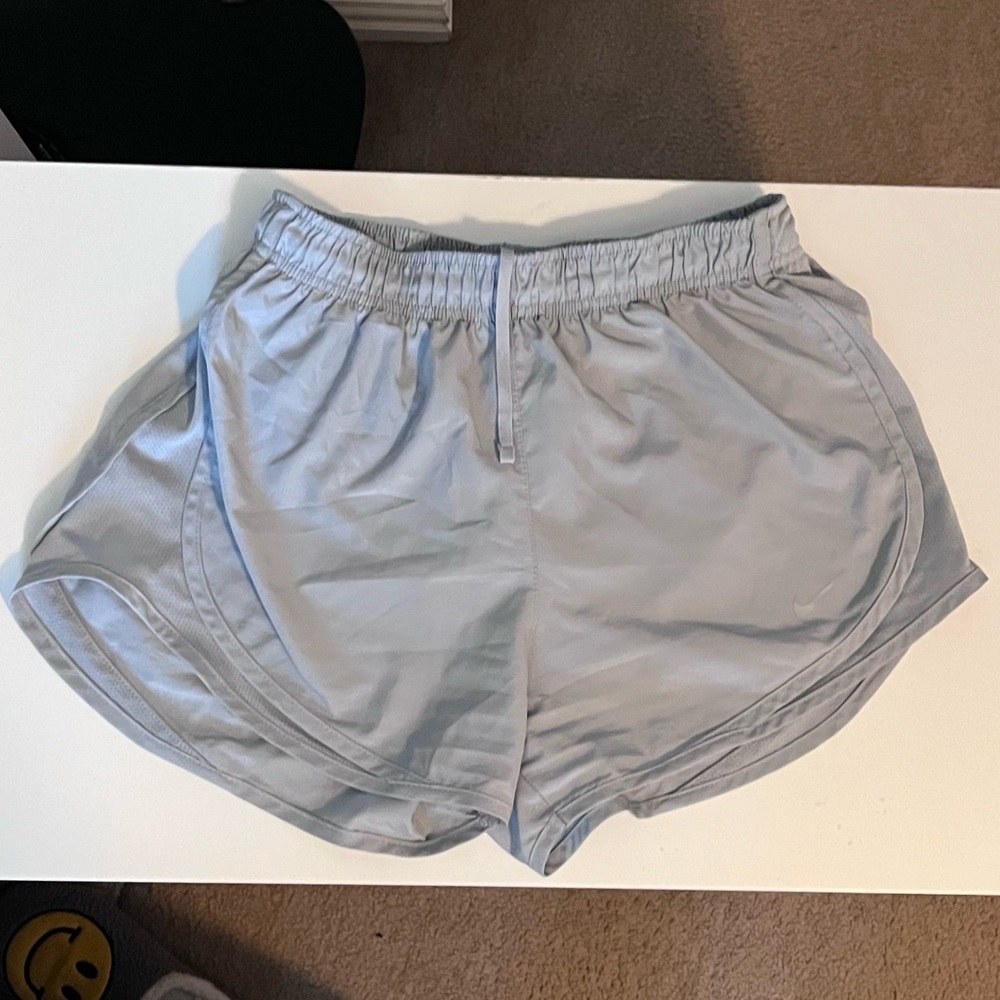 Nike Dri Fit Shorts (Light Grey) Small